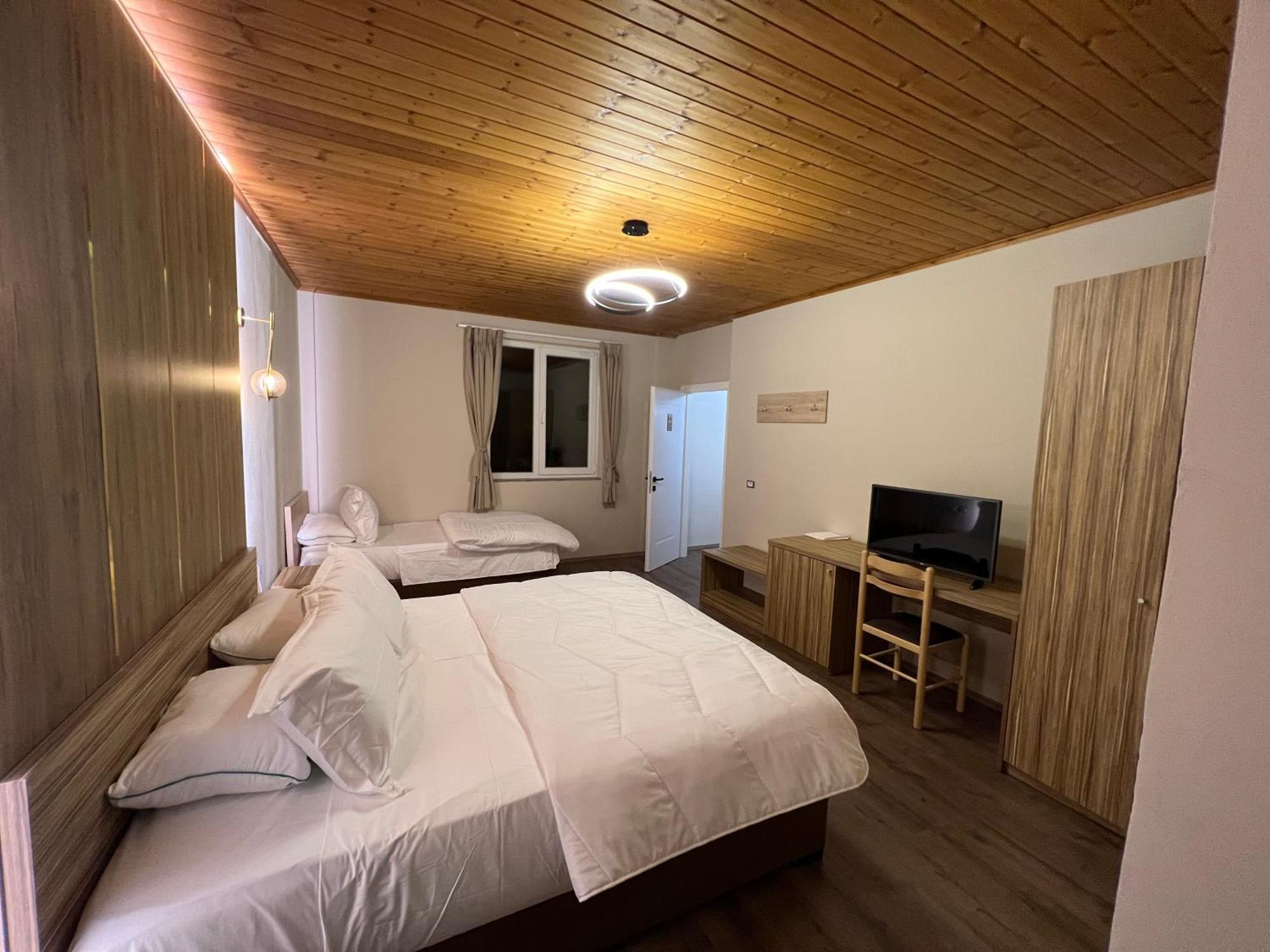 Hotel Bujtina Shehu Kukes Zewnętrze zdjęcie
