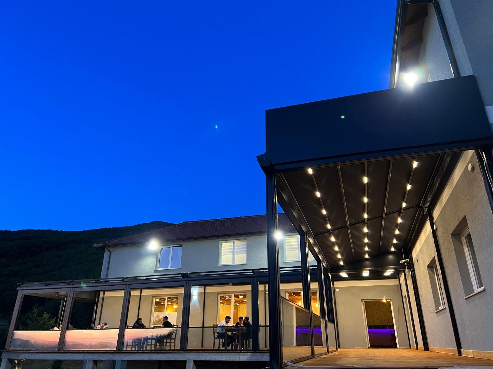 Hotel Bujtina Shehu Kukes Zewnętrze zdjęcie
